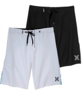 Keep it simple. Stay crisp, cool and ready to ride in these standout board shorts from Hurley.