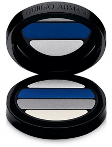 Harmony #2 - Dramatic helps to create a myriad of smoky eyes. Four shades: Sea Froth, Grey Blue, Deep Blue Sea, and Grey Pearl.