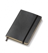 A truly classic notebook with 192 plain acid-free pages, an expandable inner pocket made of cardboard and cloth and a ribbon placeholder.