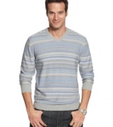 Paired with jeans or chinos, this v-neck sweater from Perry Ellis is a versatile addition to your wardrobe.