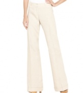 In a relaxed wide-leg style, these linen MICHAEL Michael Kors trousers are perfect for looking polished with a springtime ease!