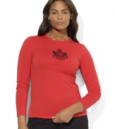 An iconic embroidered crest imbues Lauren Ralph Lauren's classic long-sleeved plus size tee in smooth cotton jersey with a chic heritage feel.