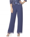 Alex Evenings' chiffon pants make an elegant finish to your evening ensemble. They look especially sleek with a pair of strappy heels!