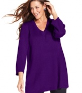 Enjoy the relaxed comfort of Karen Scott's three-quarter-sleeve plus size tunic sweater, featuring an oversized fit.