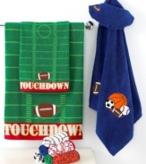 Take a time out for bath time with this Play Ball hooded bath towel, featuring appliqués of your favorite sports.