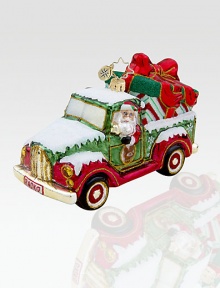 What better way for Santa to transport oversized gifts from the North Pole than with his handy pickup truck? Hand-blownHand-painted6 wideMade in Poland