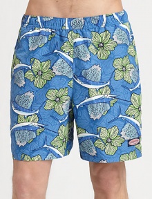 An easy-fitting swim favorite comes to life with a colorful mix of tropical fish and florals.Elastic waistbandSide slash, back flap pocketsInseam, about 6½PolyesterMachine washImported