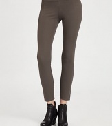 Stay ahead of the curve in these figure-embracing leggings, featuring a slightly cropped shape and touch of stretch. THE FITMedium rise, about 8Inseam, about 27THE DETAILSElastic waistband93% cotton/7% elastaneDry cleanMade in USA of Italian fabricModel shown is 5'9 (175cm) wearing US size Small.