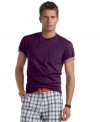 From the great outdoors to the urban streets, this Izod T shirt lets you wear your look, your way.