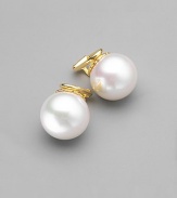 Nothing could be simpler or lovelier than a single white pearl with convenient clip-on styling. 14mm organic man-made pearls 14k gold vermeil Clip-on back Made in Spain