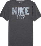 The old always becomes new again. That's why this vintage-style t-shirt from Nike will always have classic style.