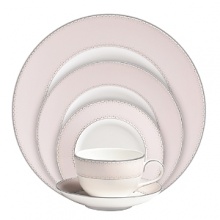 World-renowned fashion designer Monique Lhuillier collaborated with Waterford to create this fine dinnerware assortment in beautiful blush tones adapted from her brilliant couture bridal gowns and red carpet creations.