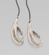 A versatile piece that can be worn loose, scarf-like or with one side of the chain inserted into the opposite claw pendant. Silver chain Length, about 35 Single pendant size, about 2 Imported 