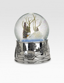 A beautiful white swan is framed by an idyllic winter scene as snow falls and the melody of Swan Lake plays.Intricately detailed silverplate base6.5HElegantly packaged for gift-giving and storageImported