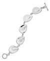 Delicate drops add dimension to your look. Giani Bernini's sweet teardrop link bracelet is crafted in sterling silver. Approximate length: 7-1/2 inches.