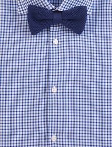 A waffle-textured silk weave in a simple, solid color bow tie.SilkDry cleanMade in Italy