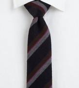 A brilliant take on classic stripes, a fine silk tie that offers unquestionable charm.SilkDry cleanMade in Italy