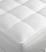 Soothing and supportive, Homedics' Cradling Comfort Classic memory foam mattress topper brings personalized comfort right to your bed with 3 of premium memory foam clusters. Also features a box-quilt cotton cover finished with a stain protection treatment for easy cleaning.