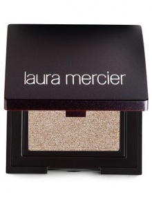 Laura Mercier Sequin Eye Colour has soft-sparkle effects that glisten and captivates. The deep-impact shades can be swept over eyes softly for a stunning day look, or applied with more intensity for evening glamour. 