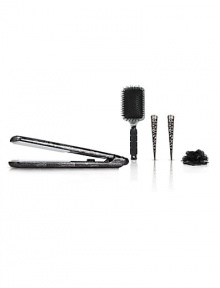 Wrapped in stunning lace exclusively for this set, the SinglePass straightens, waves or curls in one smooth pass while adding incredible texture and endless shine. Set includes: Flat iron, lace flower hair clip, beak clips and paddle brush.