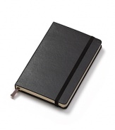 A truly classic notebook with 192 lined acid-free pages, an expandable inner pocket made of cardboard and cloth and a ribbon placeholder.