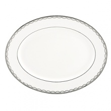 Elegant and traditional, this fine china, featuring graceful platinum scalloping, calls to mind the perfectly iced wedding cake.