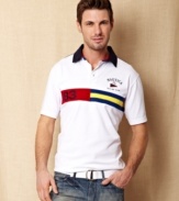 Better your boardwalk style with this elevated polo shirt from Nautica.