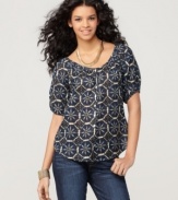 A vibrant print and feminine fit make Lucky Brand Jeans' top a must-have for spring. Wear with jeans or make the print pop with a pair of slim-fitting white pants and wedges.