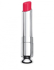 Dior Addict Extreme combines vibrant color intensity with the perfection of luminous shine. Extreme, breathtaking shades make lips glow with radiant shine in vibrant colors with dazzling pure pigments. These shades make for a bold statement.