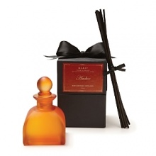 The fragrance for this D.L. & Co. diffuser set contains an evocative blend of rockrose and vanilla. The set features scented oil, a glass diffuser decanter, diffuser reeds and an exquisite black ribboned box for the perfect gift.