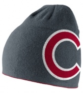 Get your head in the game with this comfortable MLB Chicago Cubs knit cap from Nike.