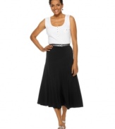 A comfortable length and full silhouette lends relaxed femininity to this JM Collection skirt. Try it with a tucked-in tank top and sandals!