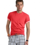 From the great outdoors to the urban streets, this Izod T shirt lets you wear your look, your way.