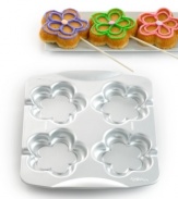 Make the party pop! Delight guests with these blossom-shaped cookie pops, a brilliant blend of flavor & fun. Simply press dough into the durable, nonstick aluminum pan, insert the cookie stick, bake and decorate!