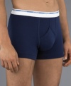 Stay-put style for the on-the-go guy. The cuffed and contoured leg opening on this three-pack of Jockey boxer briefs will keep you comfortable no matter where the day takes you.