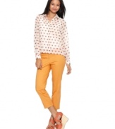 In a hot hue, these Bar III cropped skinny trousers are perfect for showcasing spring's statement sandals!