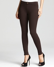 Double knit leggings that look like skinny pants! Pair with your favorite top for ultimate comfort and style.