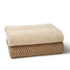 The rich herringbone weave on this sculpted Ralph by Ralph Lauren bath towel creates incomparable luxury and absorbency.