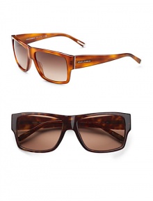 European style for the American man, designed in lightweight acetate with metal logo temple detail. Available in light Havana frames with brown gradient lenses or Havana frames with brown lenses. Temple logo detail UV400 lens 100% UV protective Made in Italy 