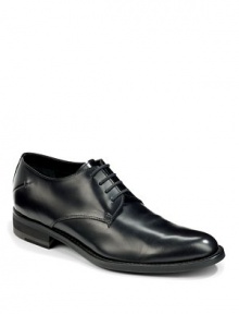 THE LOOKOval toeLace-up closure THE MATERIALLeather upperLeather lining and sole ORIGINMade in Italy