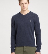 Classic-fit sweater shaped in pure lambswool with contrasting donegal details, accented with embroidered penguin detail at the chest.V-neckRibbed knit collar, cuffs and hemLambswoolDry cleanImported