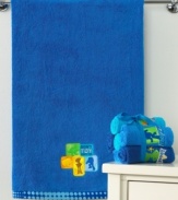 To bath time and beyond! This playful washcloth set makes cleaning up fun with soft terry in solid shades of blue. Featuring accent embroidery of your favorite Disney Toy Story characters on three of the towels.