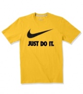 Stay motivated. Remind yourself to keep going with this graphic t-shirt from Nike.