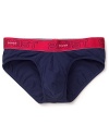 Dynamic color defines these essential briefs, a great addition to your everyday wear.