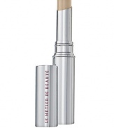 This creamy concealer features Syntoc Actif's unique capacity to surpass the stratum corneum and penetrate the deepest layer of the skin - the dermis - as well as its ability to accurately control the quantity and delivery target of active ingredients, making it the most effective delivery system available. Peau Vieur combines the power of Syntoc Actif with the anti-aging benefits of Retinoic Acid to create the most effective Retinol treatment on the market.