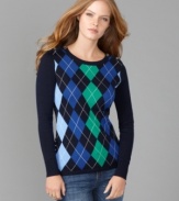 Make an impression in this Tommy Hilfiger sweater, featuring bold argyle knit. Pair it with jeans and a tailored purse for preppy panache!