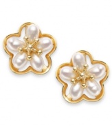 Petal perfection. Cultured freshwater pearls (4-1/2-5 mm) adorn these beautiful flower-shaped stud earrings. Set in 14k gold. Approximate diameter: 1/2 inch.