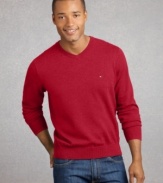 This classic V-neck with color accent goes great with jeans or chinos, t-shirts, button downs or beneath a blazer.