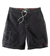 Relaxed-fitting swim trunk in quick-drying nylon.