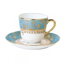 Inspired by the flamboyant designs of the 19th century, Eden Turquoise is both refined and sophisticated. This Limoges porcelain dinnerware service is a remarkable reproduction that captures the beauty of engraved gold work. Made in Limoges, France.